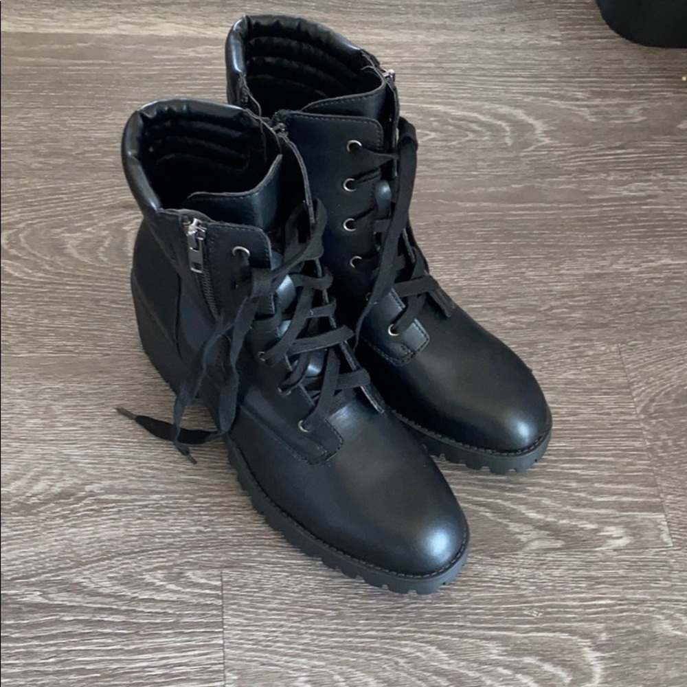 Brand new Madden girl combat boots!